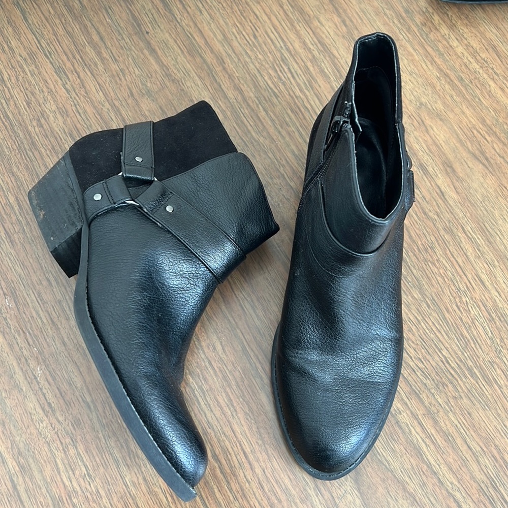 Nine West black booties